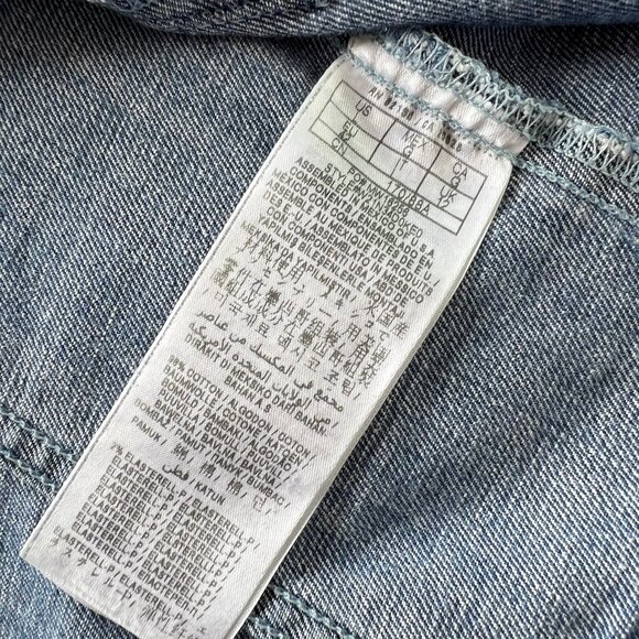 Guess Denim Trucker Jacket Faded Blue Light Wash Size L Women's Large - Picture 6 of 16